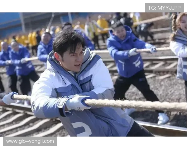 《蓝色毛球大冒险穿越奇幻世界挑战极限关卡》